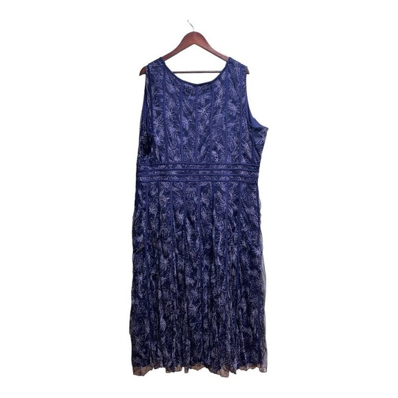 GorgeousBlue dress by Roamans SZ 26W pleated & Flowy on bottom Ruched at middle. - Picture 2 of 9